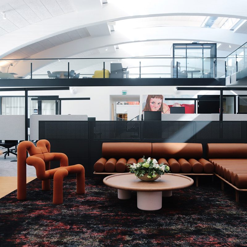 Hasan-&-Partners_Edel-Gallery-Antique-Lava_Workspace-2