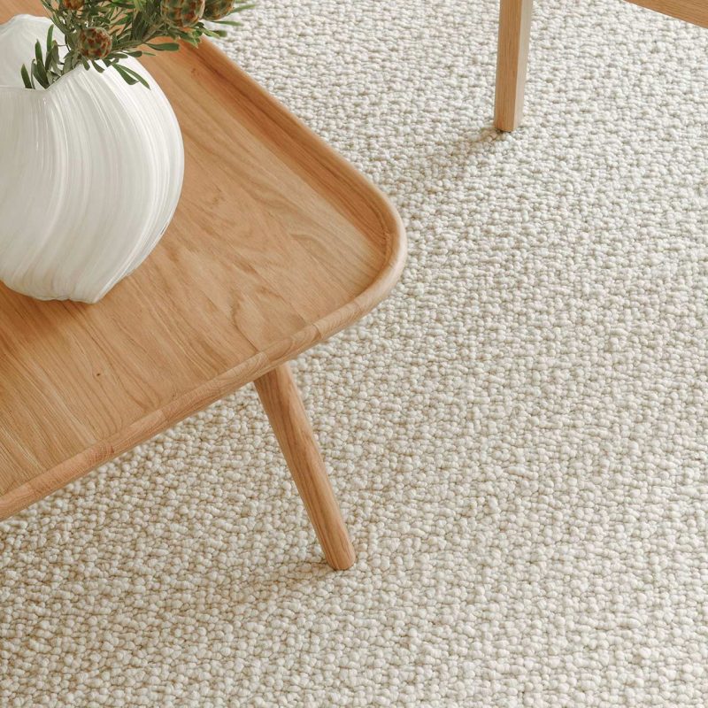 Loimu-white-detail-pien