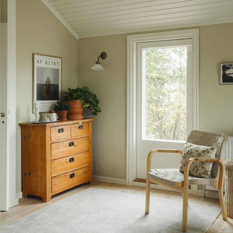 Pippuri 250 white pysty