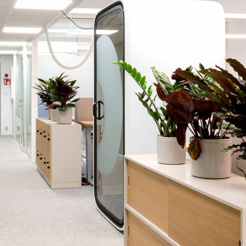 Toimisto-Helsingissä-Bloq-Canvas-pearl